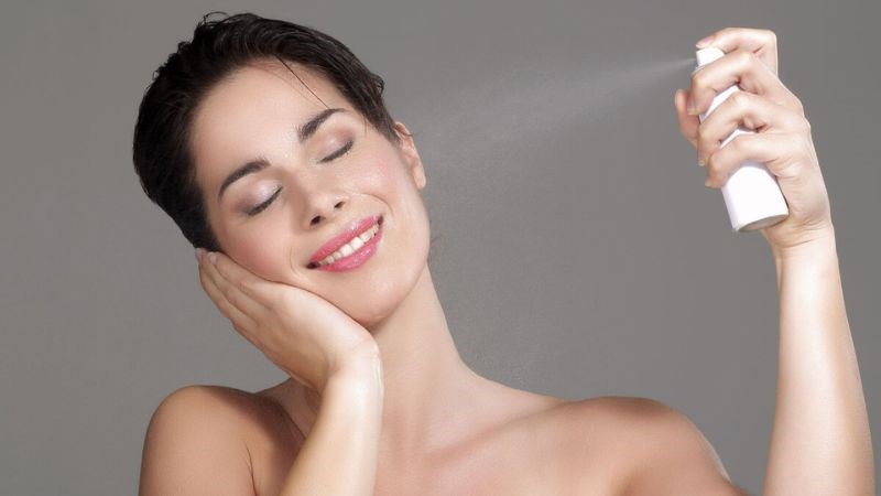 Sử dụng xịt khoáng giúp da bạn tránh khỏi tình trạng lão hóa sớm