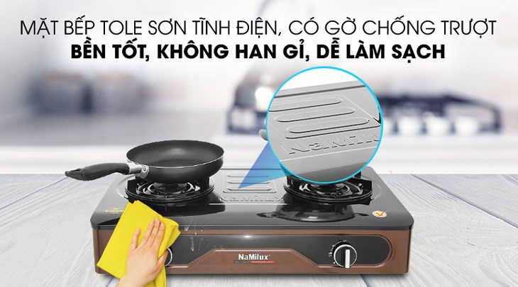 Mặt bếp ga đôi Namilux NH-D3036APF được làm bằng tôn sơn tĩnh điện nhẹ bền có gờ chống trượt, giúp hạn chế trơn trượt và rơi vỡ dụng cụ nấu ăn