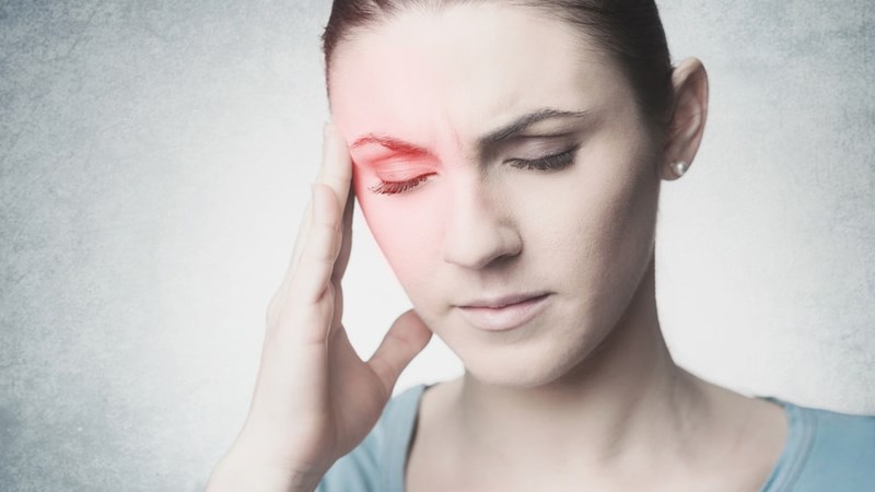 Các vấn đề liên quan đến mắt cũng rất dễ gây ra bệnh đau đầu