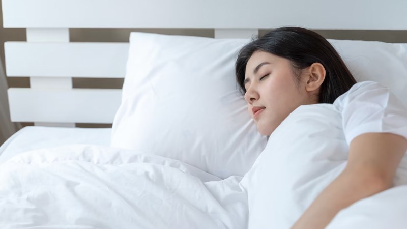 Cải thiện giấc ngủ cũng là một phương pháp giúp hạn chế việc đau đầu
