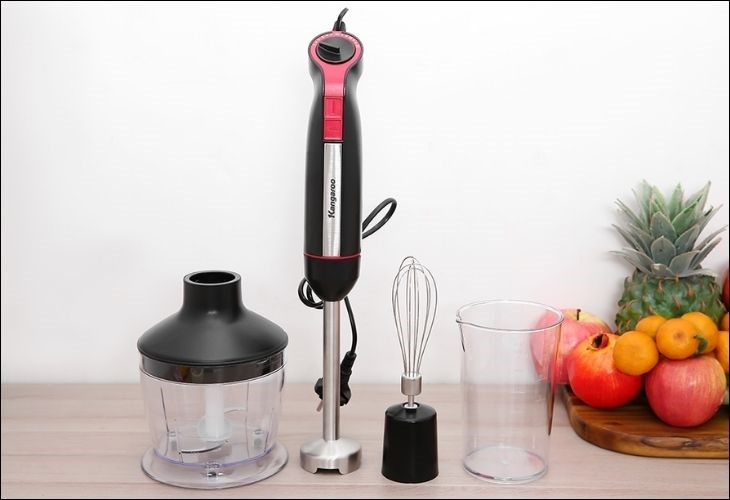 Máy xay cầm tay cần phải có sức lực và thao tác khéo léo để xay được những loại thực phẩm cứng 