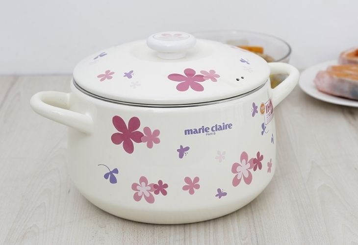 Nồi thép Nippon tráng men 22 cm Fujihoro MCPV-22DW có thiết kế tinh tế cùng hoa văn mềm mại, nổi bật