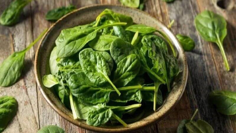 Bổ sung rau xanh giúp bà bầu có thêm chất xơ để tăng cường tiêu hóa