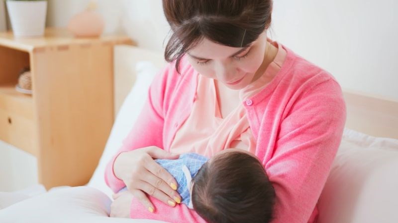 Nuôi con bằng sữa mẹ tạo ra một kết nối đặc biệt giữa mẹ và con