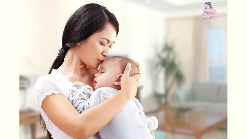Mẹ nên cho con bú sữa mẹ ít nhất 1 năm