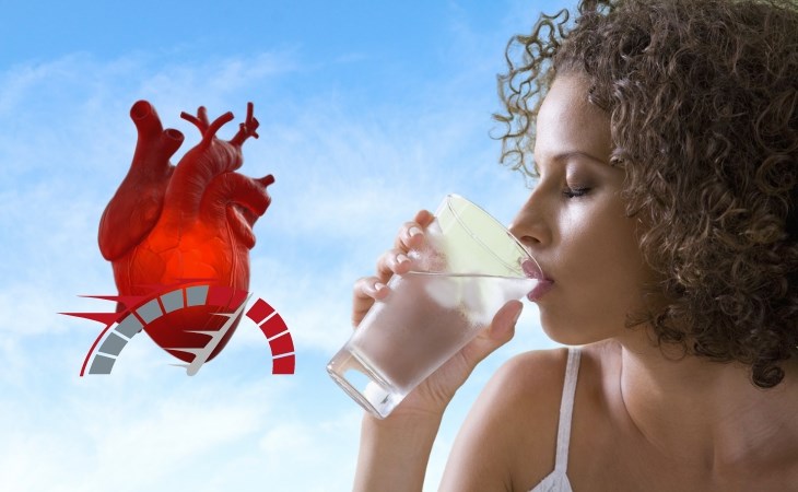 Không nên uống liên tục nước lạnh trong 1 lần khát, vì sẽ khiến tim đập nhanh hơn