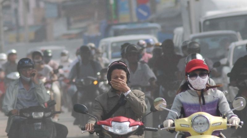 Tiếp xúc với khói bụi thường xuyên dễ dẫn đến viêm đường hô hấp trên