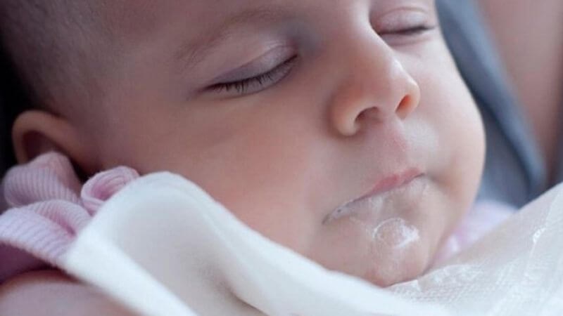 Nôn mửa có thể là triệu chứng của bệnh lồng ruột ở trẻ em Nôn mửa có thể là triệu chứng của bệnh lồng ruột ở trẻ em