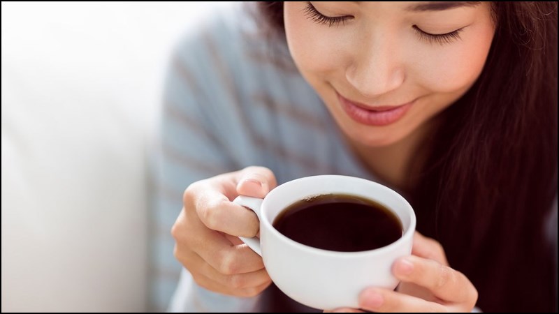 Cà phê có chứa nhiều cafein giúp kích thích nhu động ruột