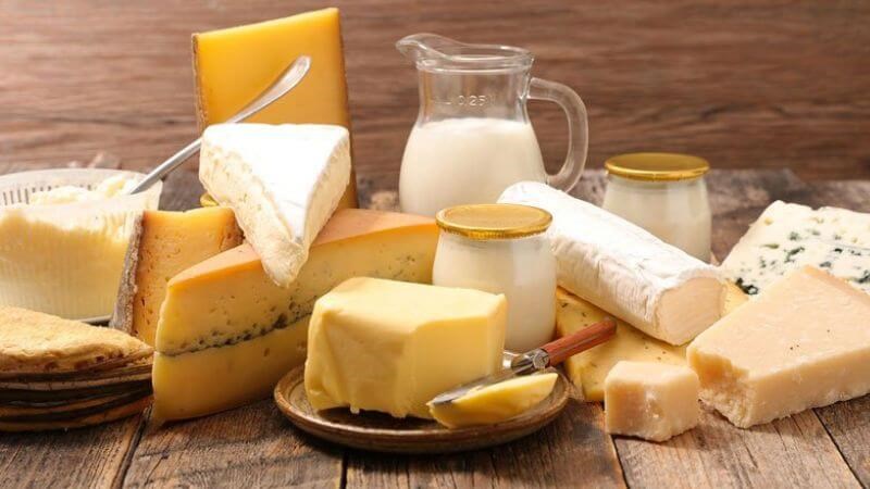 Sữa và các sản phẩm từ sữa có vai trò cung cấp canxi, vitamin D cho bà bầu