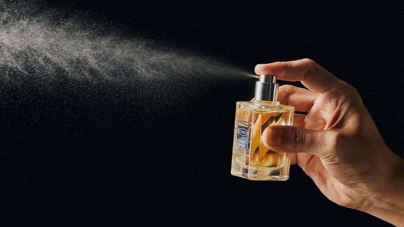 Những mùi hương nồng từ nước hoa và các sản phẩm tẩy rửa có thể khiến bạn bị đau đầu