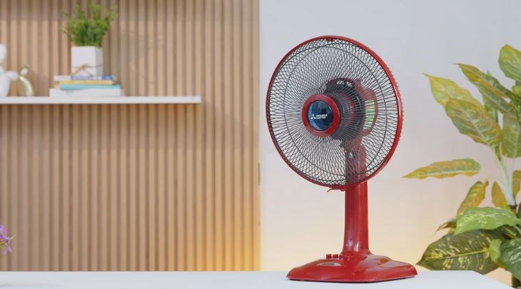 Quạt bàn Mitsubishi D12-GV CY-RD thuộc loại quạt bàn, phù hợp làm mát cho không gian vừa và nhỏ