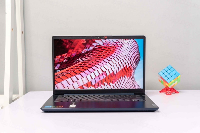 Laptop Lenovo sở hữu công nghệ màn hình tiên tiến mang đến khả năng hiển thị đẹp mắt