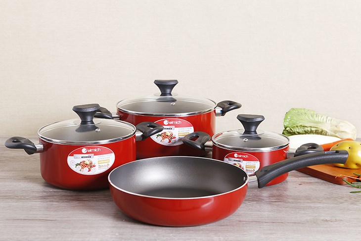 Bộ nồi chảo nhôm chống dính nắp kính Elmich EL1162 có chất liệu nhôm có chống dính, chùi rửa dễ dàng Bộ nồi chảo nhôm chống dính nắp kính Elmich EL1162 được làm từ chất liệu nhôm có chống dính, chùi rửa dễ dàng