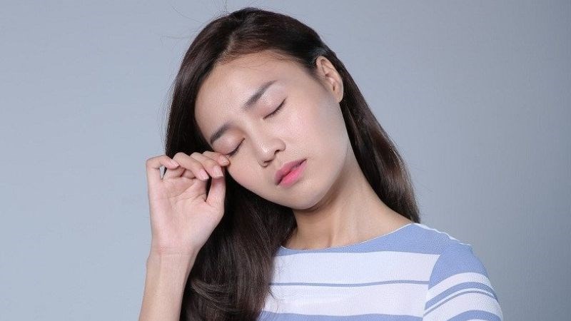 Nhìn vào một vật ở cự ly gần trong thời gian dài có thể dẫn đến mỏi mắt Nhìn vào một vật ở cự ly gần trong thời gian dài có thể dẫn đến mỏi mắt