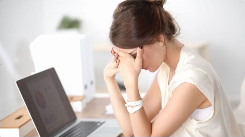 Mỏi mắt kéo dài có thể khiến bạn mệt mỏi và giảm khả năng tập trung Mỏi mắt kéo dài có thể khiến bạn mệt mỏi và giảm khả năng tập trung