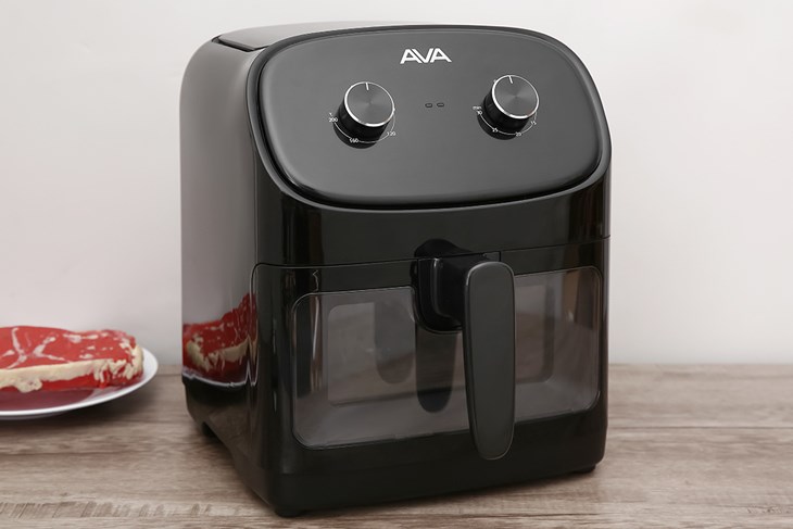 Đặt nồi chiên không dầu AVA 55K07A 5.5 lít  tại vị trí có bề mặt bằng phẳng để hạn chế va chạm hoặc rơi vỡ