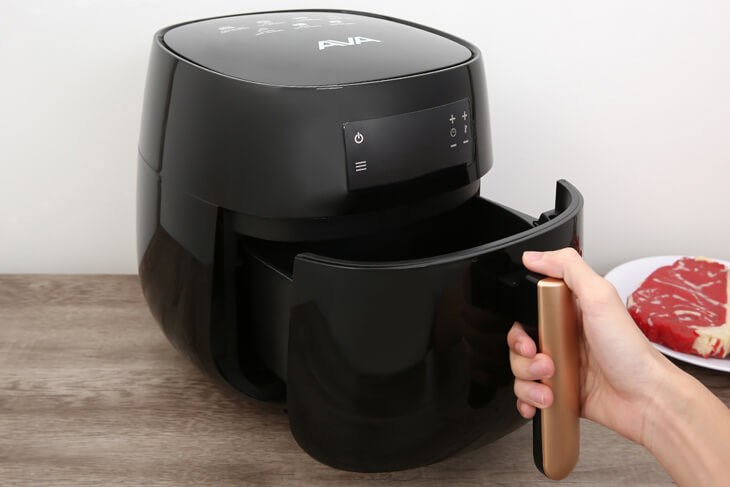 Không cắm điện cho nồi khi không sử dụng