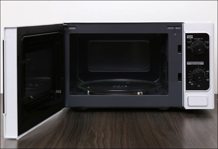 Nên cân nhắc trước khi mua vì lò vi sóng Toshiba công suất càng cao thời gian nướng càng nhanh hơn nhưng sẽ rất hao điện