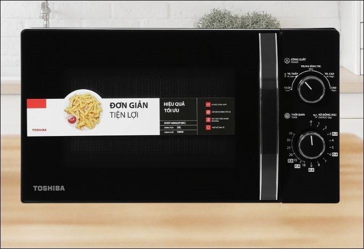 Lò vi sóng Toshiba MWP-MM20P(BK) 20 lít có giá 1.777.000 VNĐ (cập nhật 15/04/2023, có thể thay đổi theo thời gian), phù hợp với nhiều gia đình