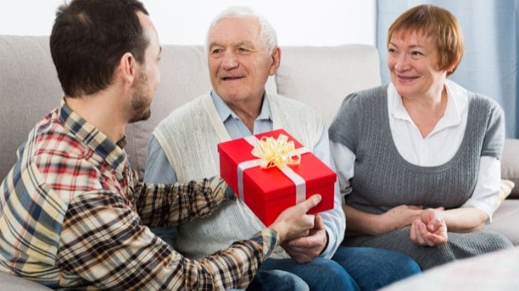 Giving gifts to parents shows your sincere love for your family