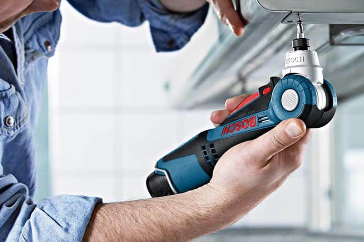 Máy khoan góc có công dụng khoan bắt và tháo ốc vít ở những vị trí nhỏ hẹp và bị khuất Máy khoan góc có công dụng khoan bắt, tháo ốc vít ở những vị trí nhỏ hẹp và bị khuất
