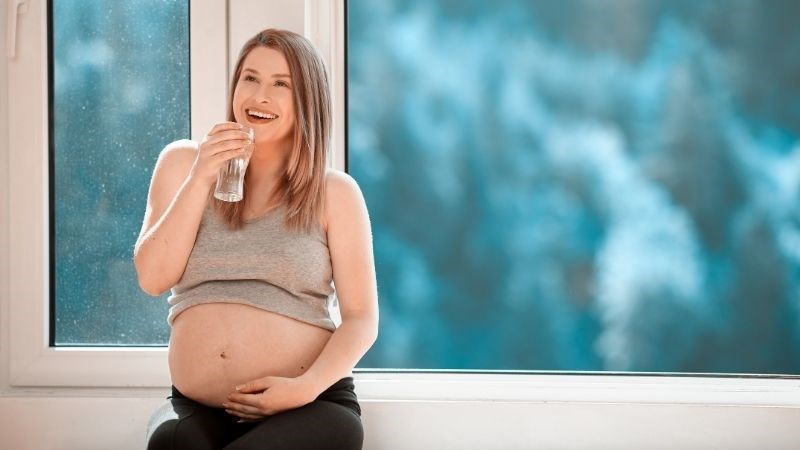 Uống nước dừa giúp mẹ bầu tăng cường miễn dịch