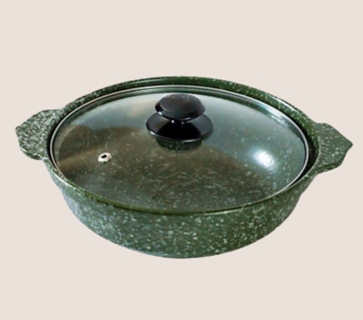 Nồi sứ Mommy Cook được phủ lớp vân đá giúp nồi bền chắc và giữ nhiệt tốt nhất