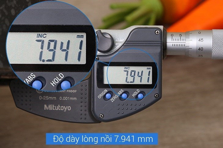 Nồi đất vân đá hoa cương nắp kính 21 cm Mommy Cook MMVSG có độ dày 7.941 mm giúp giữ ấm thức ăn lâu hơn khi đã tắt bếp