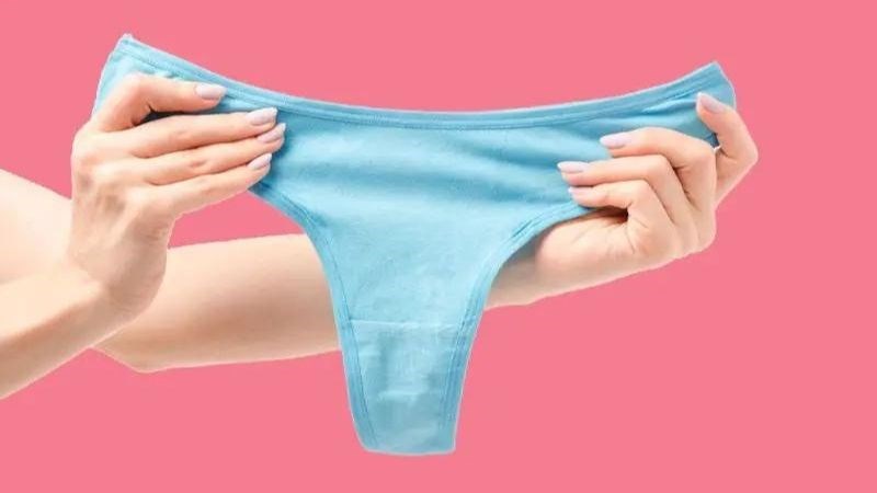 Quần lọt khe có chất liệu không thoáng khí sẽ tạo điều kiện cho vi nấm phát triển