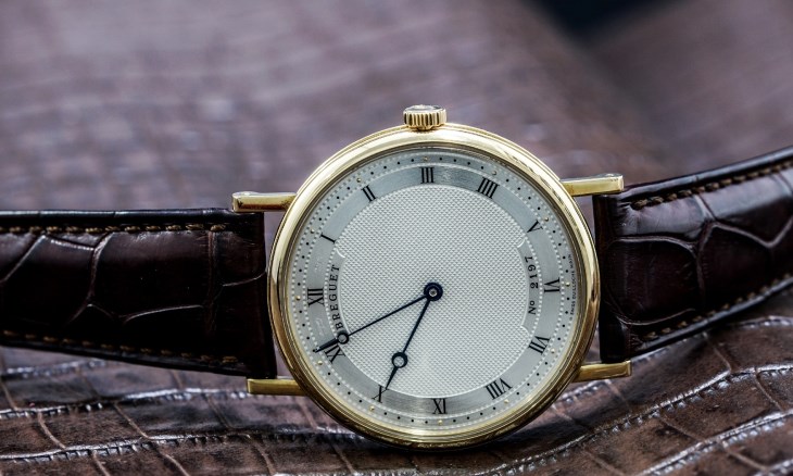 Kim đồng hồ được thiết kế dựa trên trường phái cổ điển 