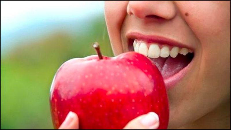 Trái cây sẽ giúp trắng răng một cách tự nhiên Trái cây sẽ giúp trắng răng một cách tự nhiên