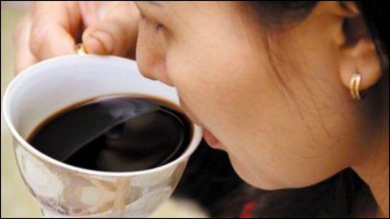 Hạn chế những đồ uống như cà phê để răng không bị ố vàng Hạn chế những đồ uống như cà phê để răng không bị ố vàng