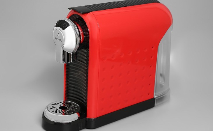 Máy pha cà phê Espresso Perfetto P.08 Đỏ giúp bạn tạo ra ly cà phê Espresso bằng thao tác ấn nút đơn giản