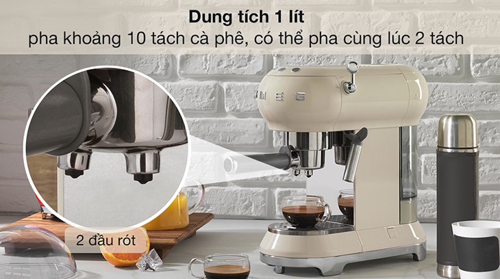 Máy pha cà phê Smeg ECF01CREU (535.43.655) dung tích 1 lít đáp ứng tốt nhu cầu uống cà phê của gia đình