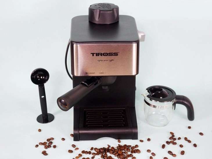 Máy pha cà phê Tiross có thể giúp bạn pha được ly cà phê Capuchino thơm ngon nhờ chế độ đánh bọt
