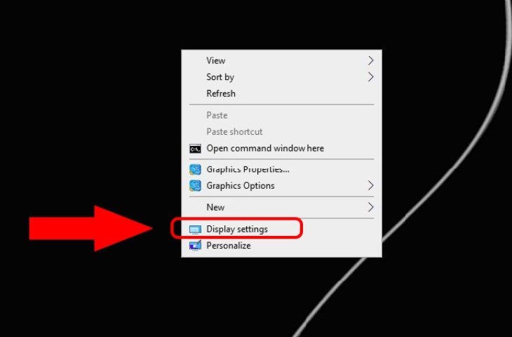 Nhấn chuột phải vào màn hình rồi chọn Display settings
