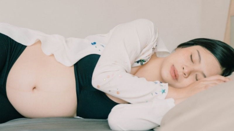 Không có cơ sở khoa học nào chứng minh dáng ngủ giúp phân biệt giới tính