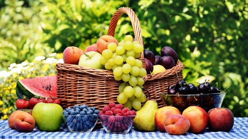 Mẹ bầu nên cung cấp đầy đủ chất dinh dưỡng để trẻ phát triển tốt nhất