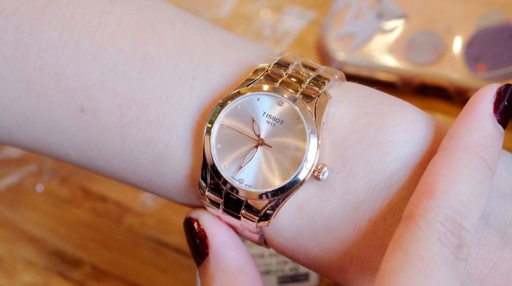 Tissot T-Wave với thiết kế nhỏ gọn, đầy nữ tính
