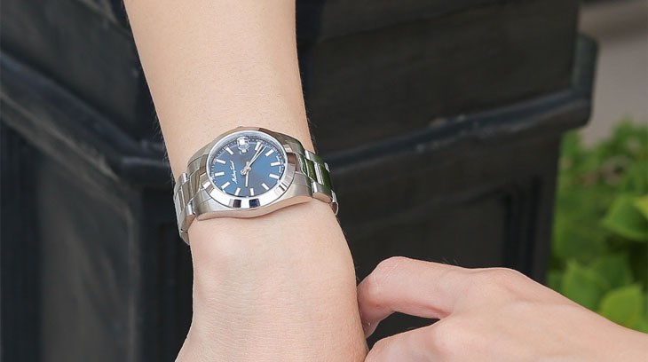 Đồng hồ MATHEY TISSOT 30 mm Nữ D450ABU được thiết kế tỉ mỉ, thanh lịch phù hợp với các phái nữ