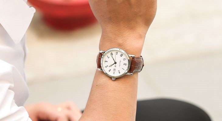 Đồng hồ MATHEY TISSOT City Leather có thiết kế cổ điển nhưng không kém phần hiện đại