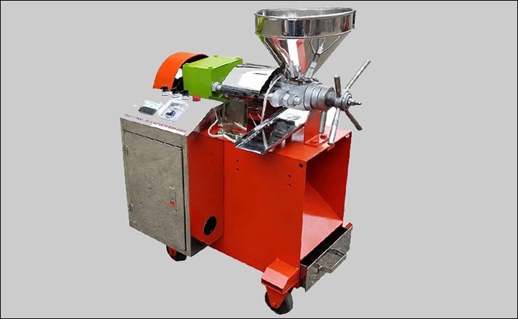 Máy ép dầu được tích hợp vô lăng hỗ trợ bạn dễ dàng ép được nhiều loại hạt khác nhau