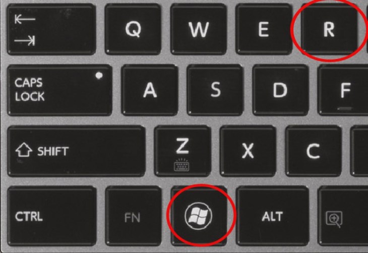 Bạn nhấn tổ hợp phím Windows và R