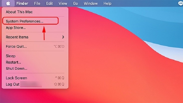 Bạn chọn System Preferences trên thanh menu Apple