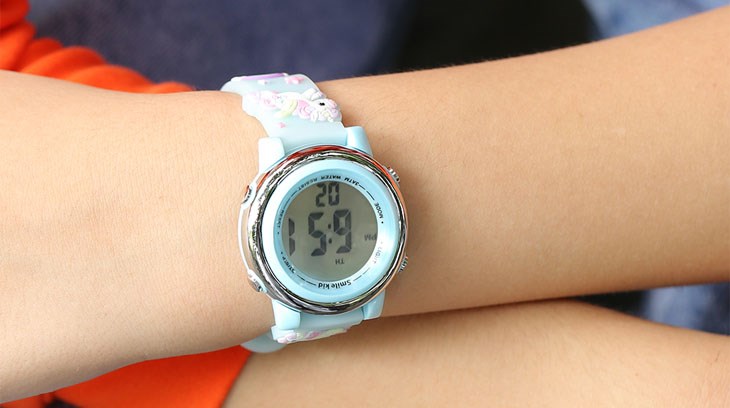 Đồng hồ Smile Kid có thiết kế năng động, đa dạng mẫu mã và mới lạ