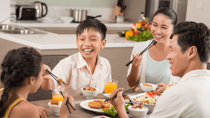 Nên ăn tại nhà để bảo đảm vệ sinh an toàn thực phẩm và tiết kiệm chi phí