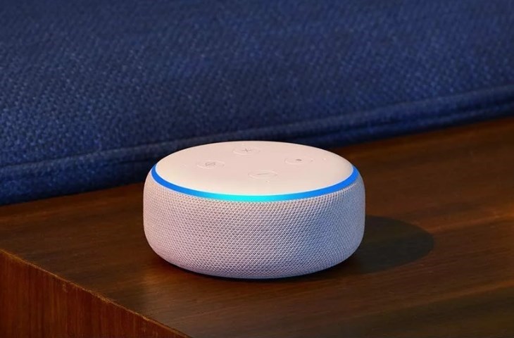 Loa Amazon Echo Dot sở hữu thiết kế nhỏ gọn, thích hợp sử dụng trong văn phòng làm việc Loa Amazon Echo Dot sở hữu thiết kế nhỏ gọn, thích hợp sử dụng trong văn phòng làm việc