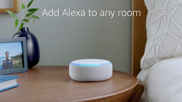 Trợ lý thông minh Alexa của Amazon Echo Dot có thể phát nhạc, đặt báo thức và trả lời các câu hỏi của người dùng Trợ lý thông minh Alexa của Amazon Echo Dot có thể phát nhạc, đặt báo thức và trả lời các câu hỏi của người dùng