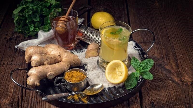 Nước detox mật ong, chanh và gừng